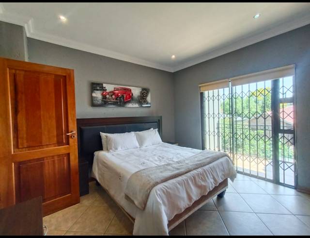 4 BEDROOM TOWNHOUSE FOR SALE IN VANDERBIJLPARK SE 2